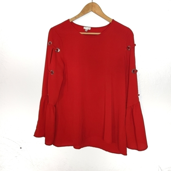 𝅺SPENSE Grommet 3/4 Bell Sleeve Red Top - Picture 3 of 7